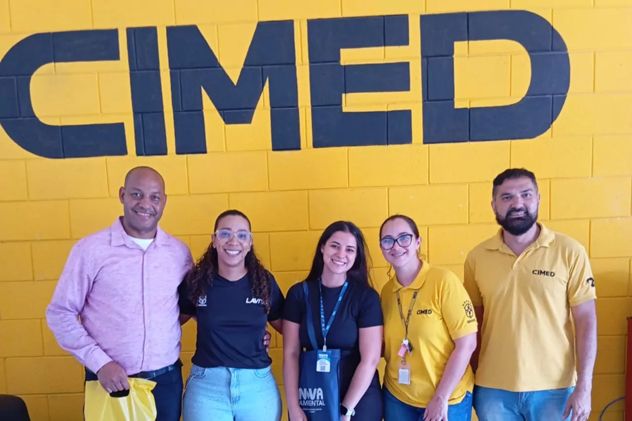 Nova Ambiental visita técnica na CIMED em Santana de Parnaíba O Grupo Cimed é uma das maiores indústrias farmacêuticas do Brasil, com presença em Santana de Parnaíba (SP), onde concentra uma de suas estruturas logísticas. Alinhado às nossas diretrizes estratégicas e ao compromisso com soluções ambientais de alto nível, o time comercial da Nova Ambiental esteve presente em uma visita técnica à unidade conhecendo de perto seus processos e sua estrutura.