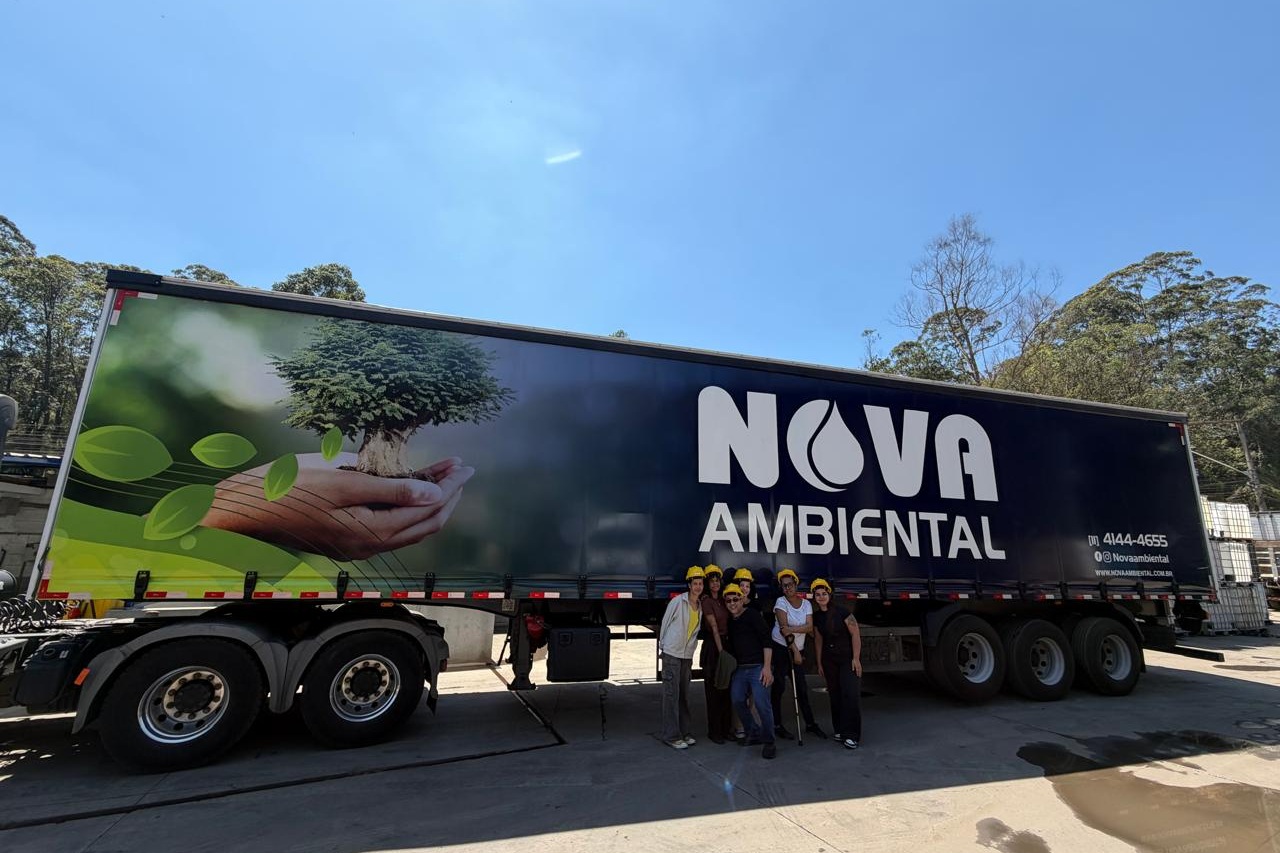 a Nova Ambiental recebeu alunos do curso Técnico em Meio Ambiente do Senac Jabaquara para uma visita às suas instalações. A turma conheceu de perto as tecnologias de tratamento e as soluções de gestão de resíduos aplicadas pela empresa.